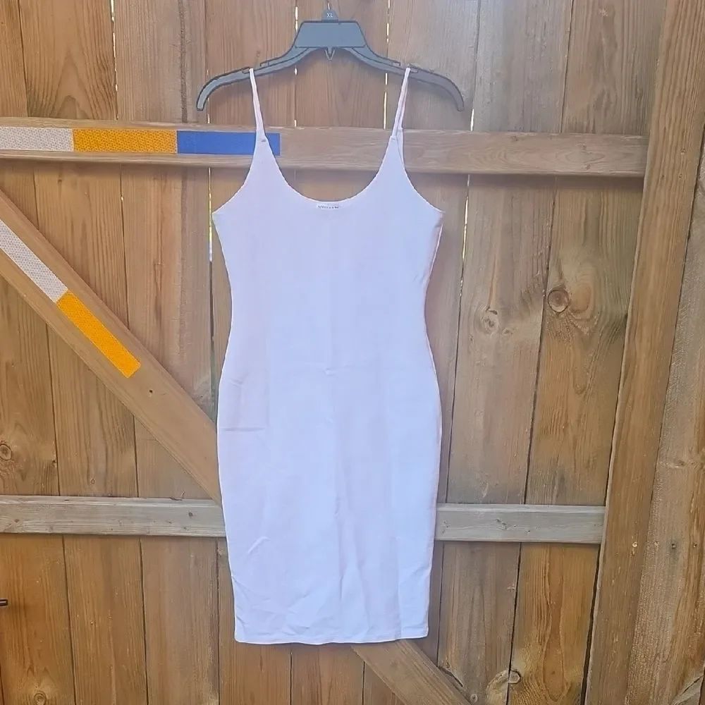 White Sleeveless Bodycon Dress